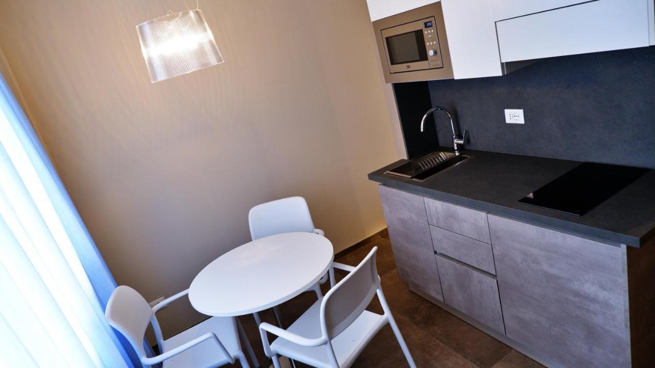 Pianomare Riviera Apartments And Rooms インペリア エクステリア 写真